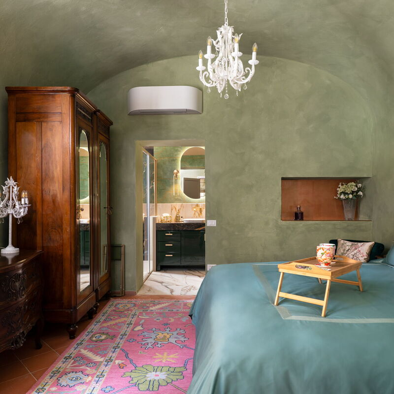 Villa Elisa: Green bedroom
Ground Floor Double Bedroom with ensuite bathroom (shower)