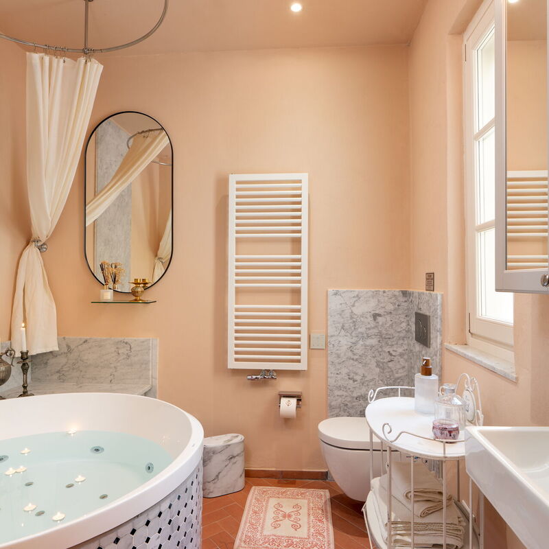 Villa Elisa: Bad, Whirlpool