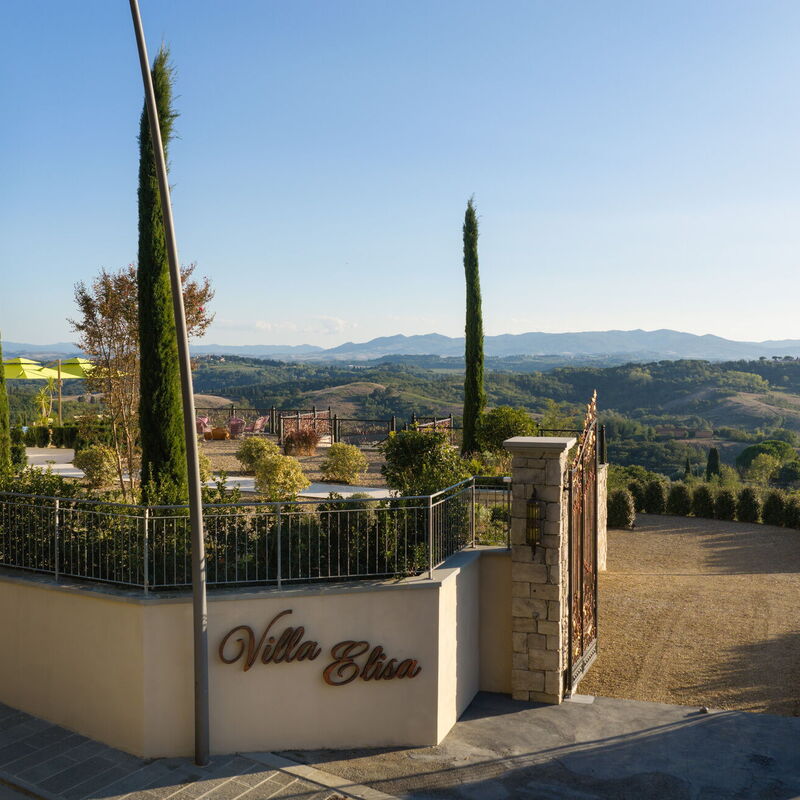 Villa Elisa: Außen, Frühling, Garten, Haupteingang, Herbst, Sommer, Winter
