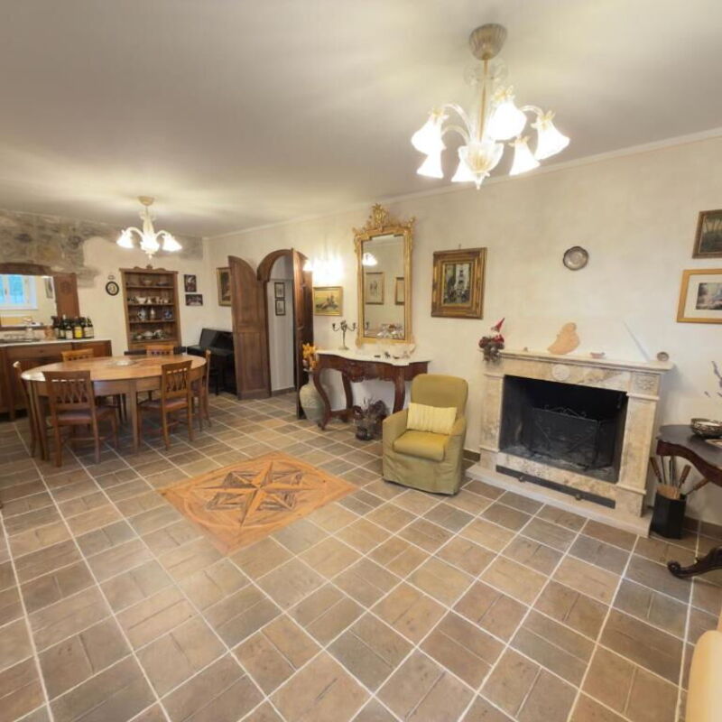 Villa Montepulciano Vineyard and Pool Retreat: Automne, Été, Printemps, Salon