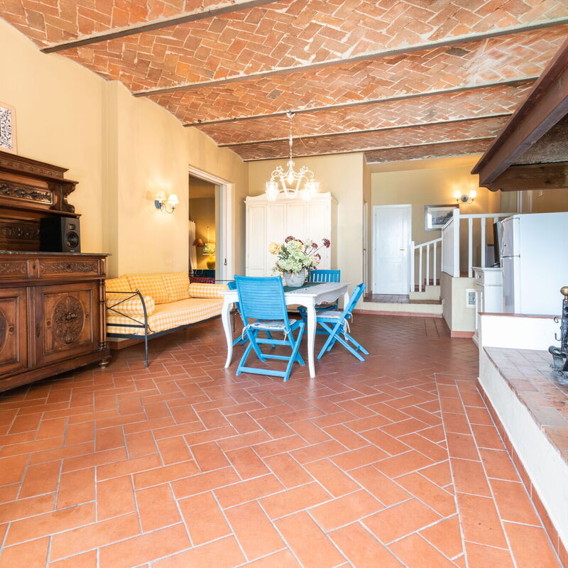 Agriturismo le Due Querce: Autumn, Dining Room, Kitchen, Living Room, Spring, Summer, Winter