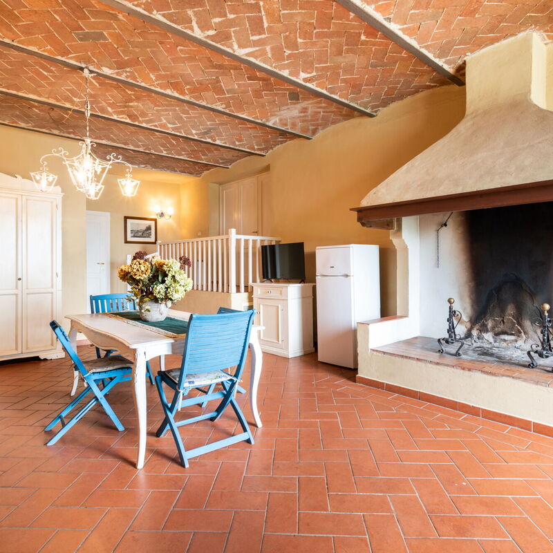 Agriturismo le Due Querce: Autumn, Dining Room, Kitchen, Living Room, Spring, Summer, Winter