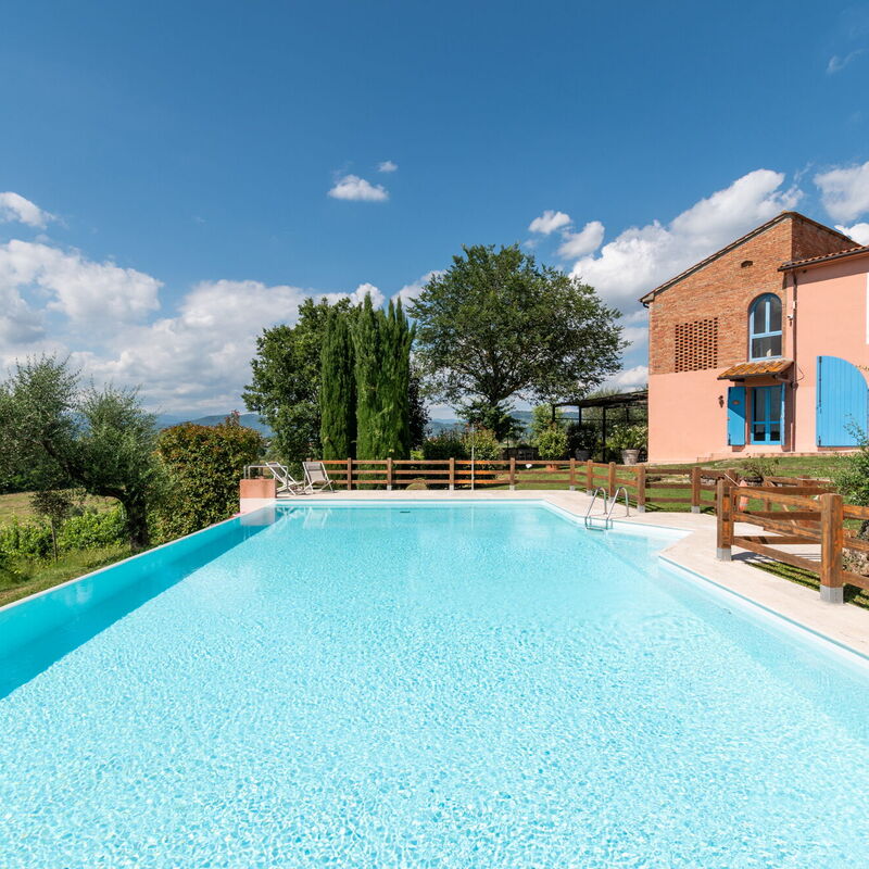 Agriturismo le Due Querce: Autumn, Building Exterior, Garden, Outdoor, Pool, Spring, Summer, Winter