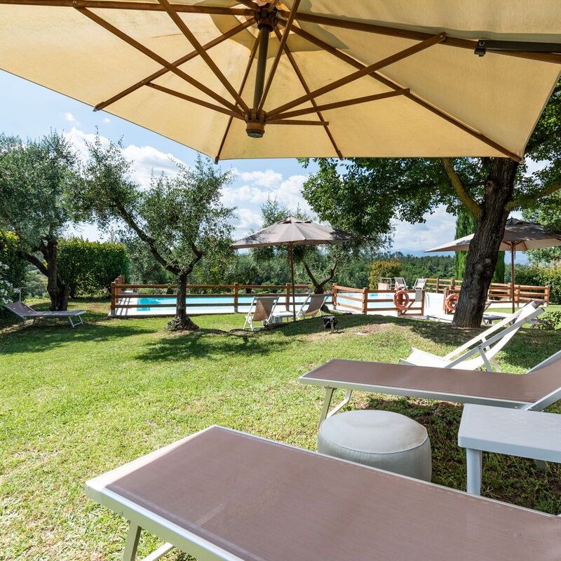 Agriturismo le Due Querce: Autumn, Building Exterior, Garden, Outdoor, Pool, Spring, Summer, Winter
