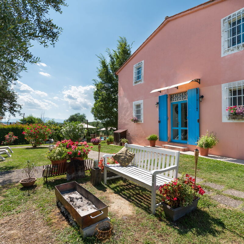 Agriturismo le Due Querce: Autumn, Building Exterior, Garden, Outdoor, Spring, Summer, Winter