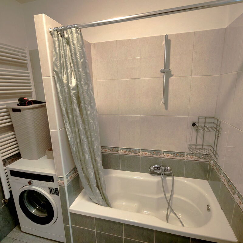 Holyday Home Midas: Autumn, Bathroom, Spring, Summer