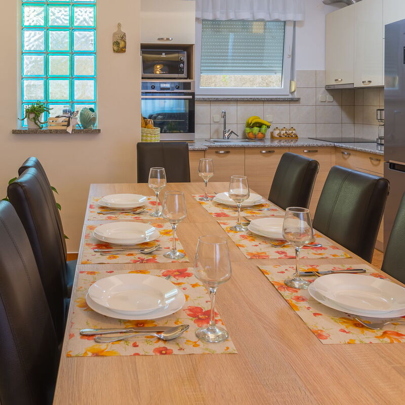 Holyday Home Midas: Autumn, Dining Room, Spring, Summer