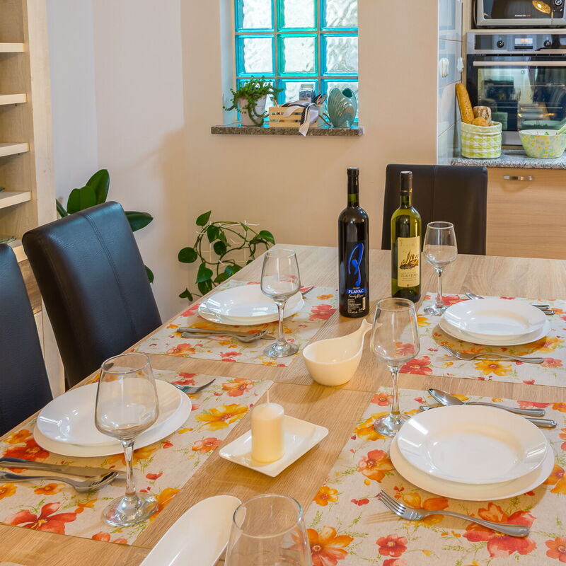 Holyday Home Midas: Autumn, Dining Room, Spring, Summer