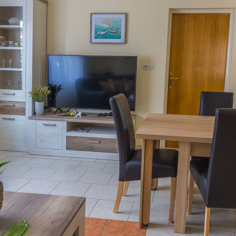 Holyday Home Midas: Autumn, Dining Room, Spring, Summer