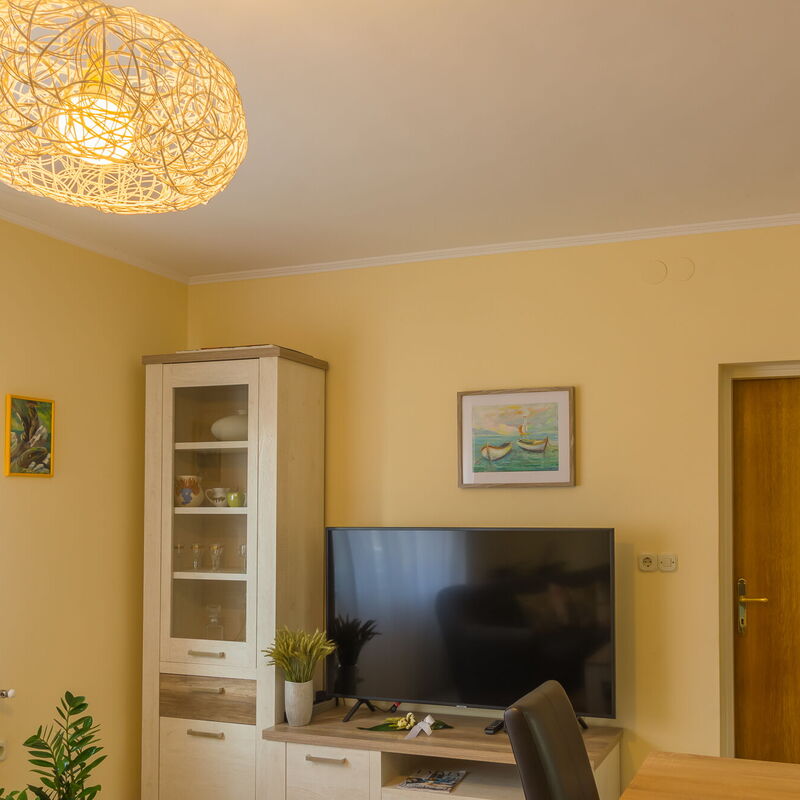 Holyday Home Midas: Autumn, Dining Room, Spring, Summer