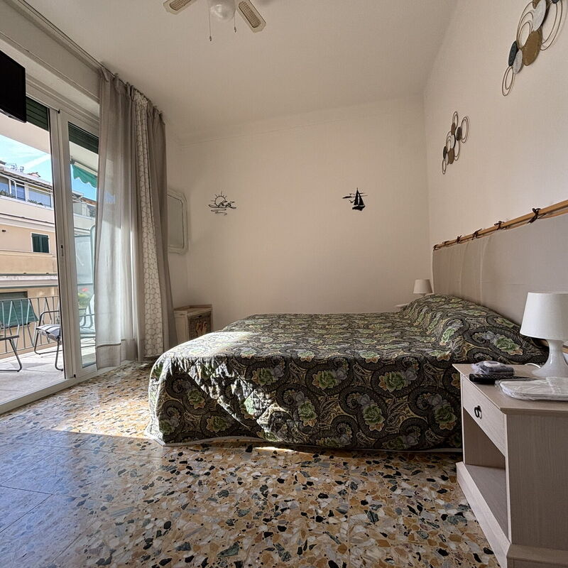 Casa Mimin, Vista Mare, Adults Only, Sanremo: Autunno, Camera da letto, Estate, Primavera