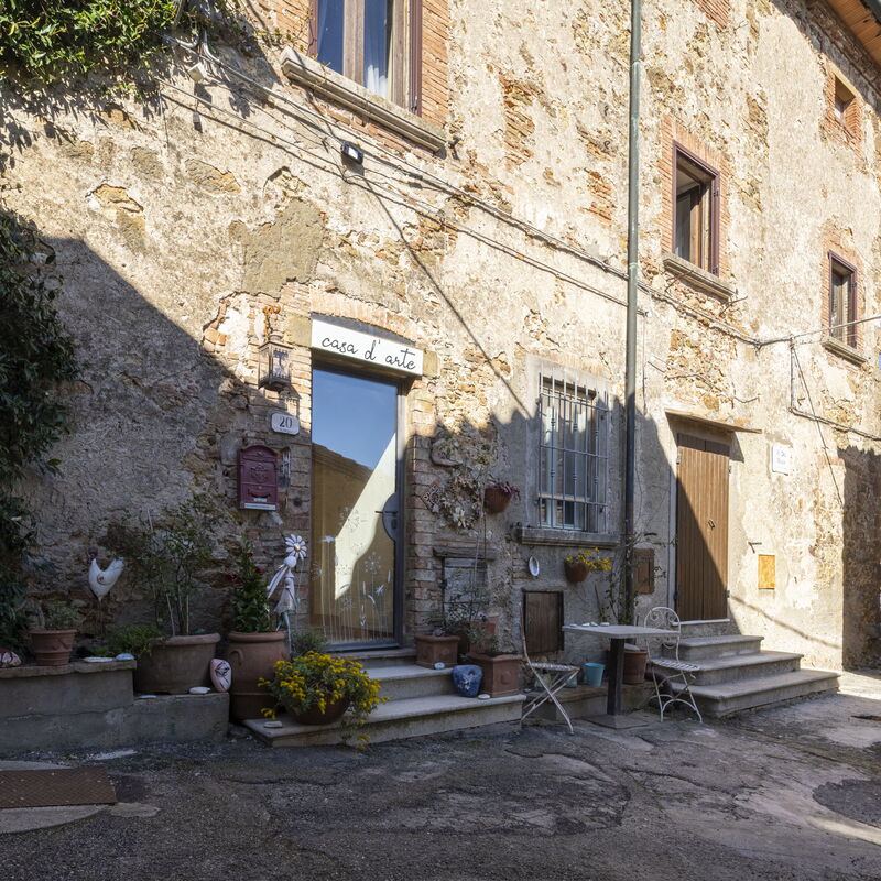 House in Sassa, Historic Tuscany Village, View: Frühling, Haupteingang, Herbst, Sommer