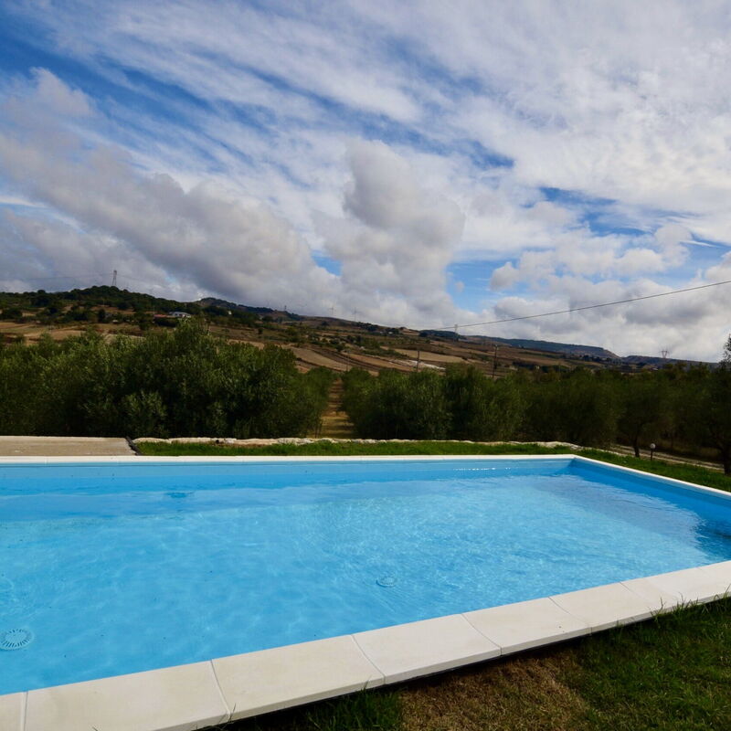 Villa Margi: Automne, bassin, Été, Jardin, Printemps, Vues