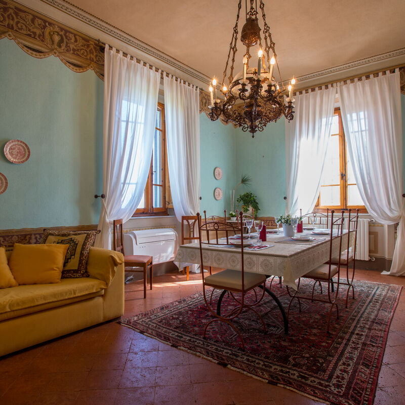 Villa Camelia: Esszimmer, Wohnzimmer