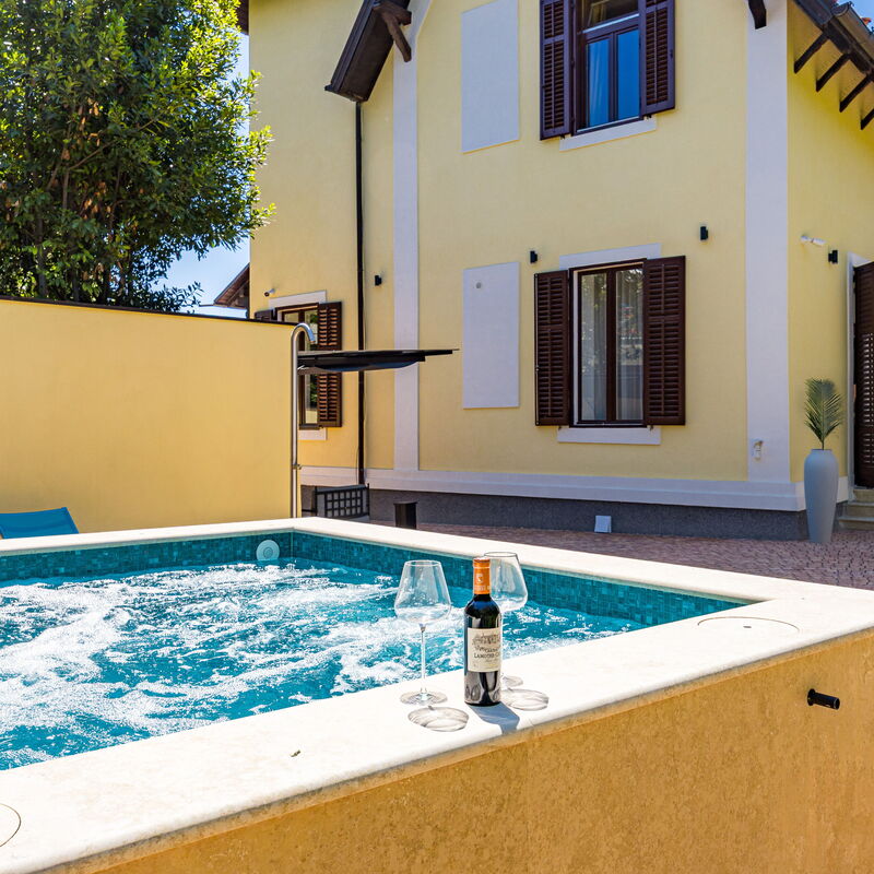 Apartment Nia Opatjia: Automne, Été, Jardin, Printemps