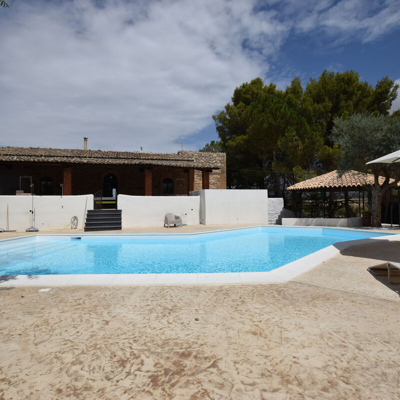Villa Chiaramonte Gulfi: Automne, Balcon / Terrasse / Patio, bassin, Été, Jardin, Printemps
