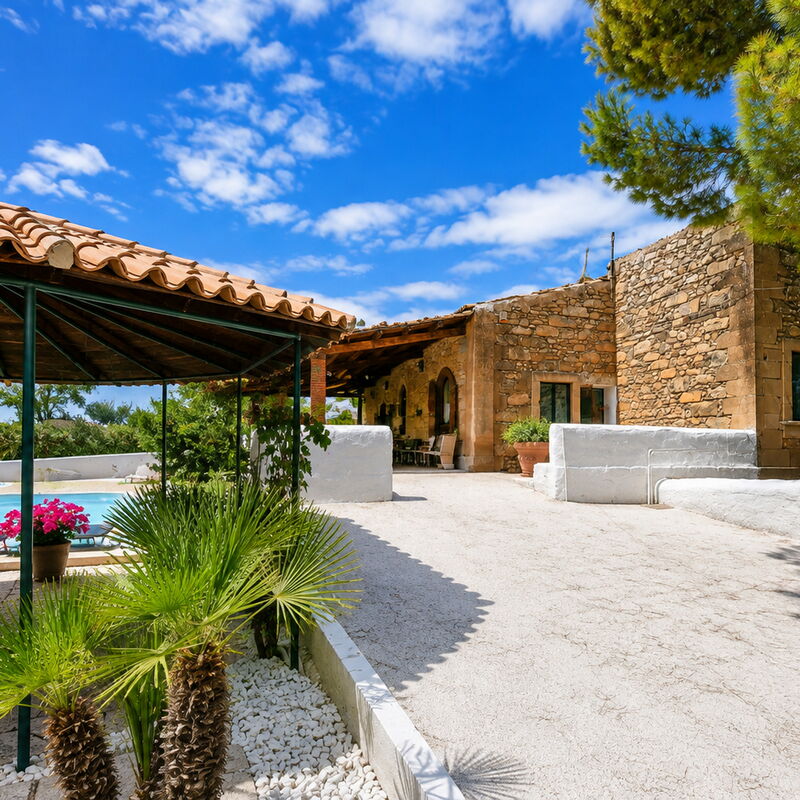 Villa Chiaramonte Gulfi: Autumn, Pool, Spring, Summer