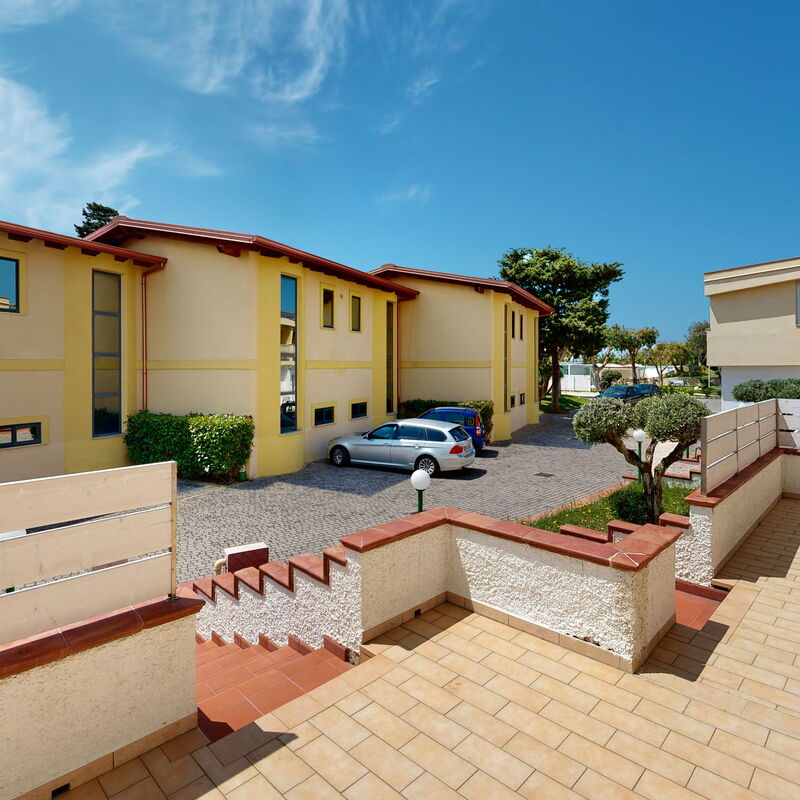 Baia di Tempsa Beach and Sea: Amenities, Autumn, Spring, Summer