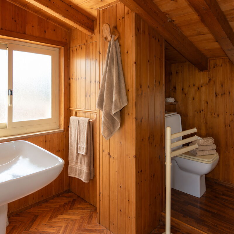 Villa Lina: Autumn, Bathroom, Spring, Summer