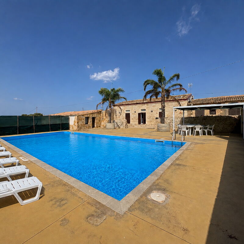 L'Oasi di Salvo: Autumn, Pool, Spring, Summer