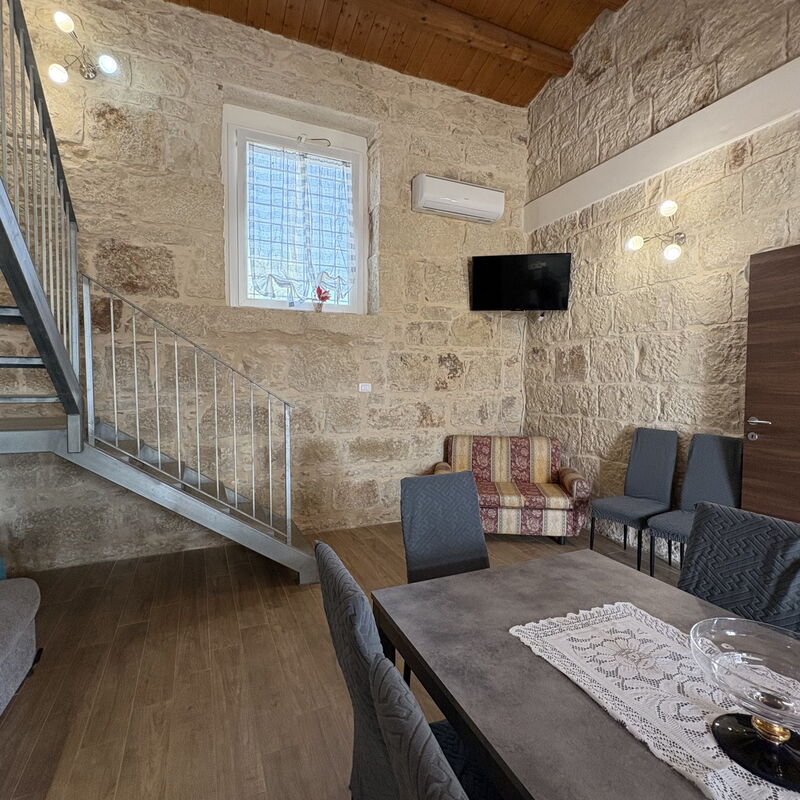 L'Oasi di Salvo: Autumn, Kitchen, Living Room, Spring, Summer