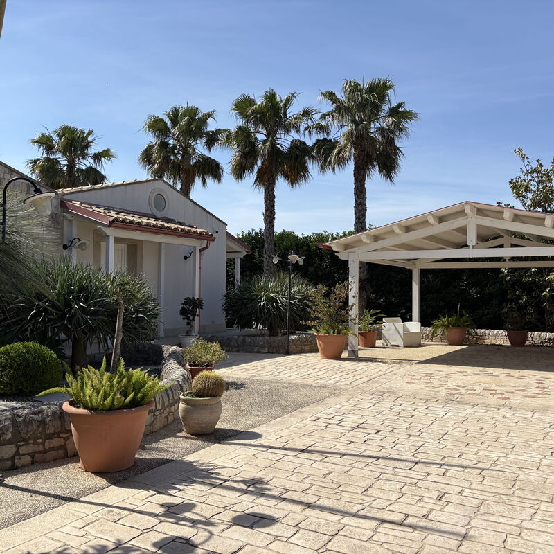 Villa Monaco: Balkon / Terrasse / Patio, Frühling, Garten, Herbst, Sommer