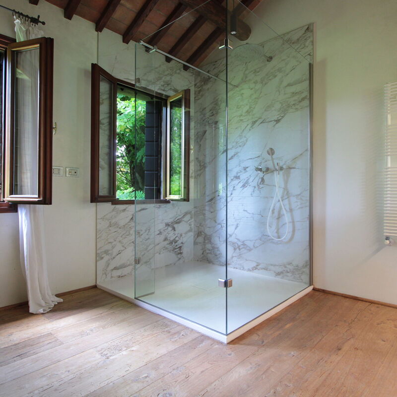 Villa Dorina: Automne, Été, Hiver, Printemps, Salle de bain