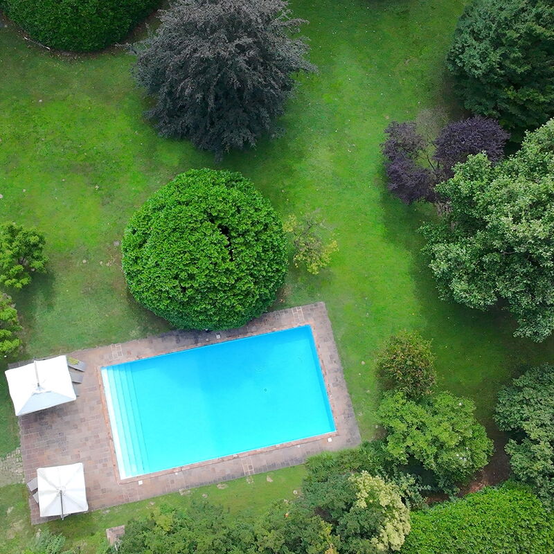 Villa Dorina: Automne, bassin, Été, Printemps