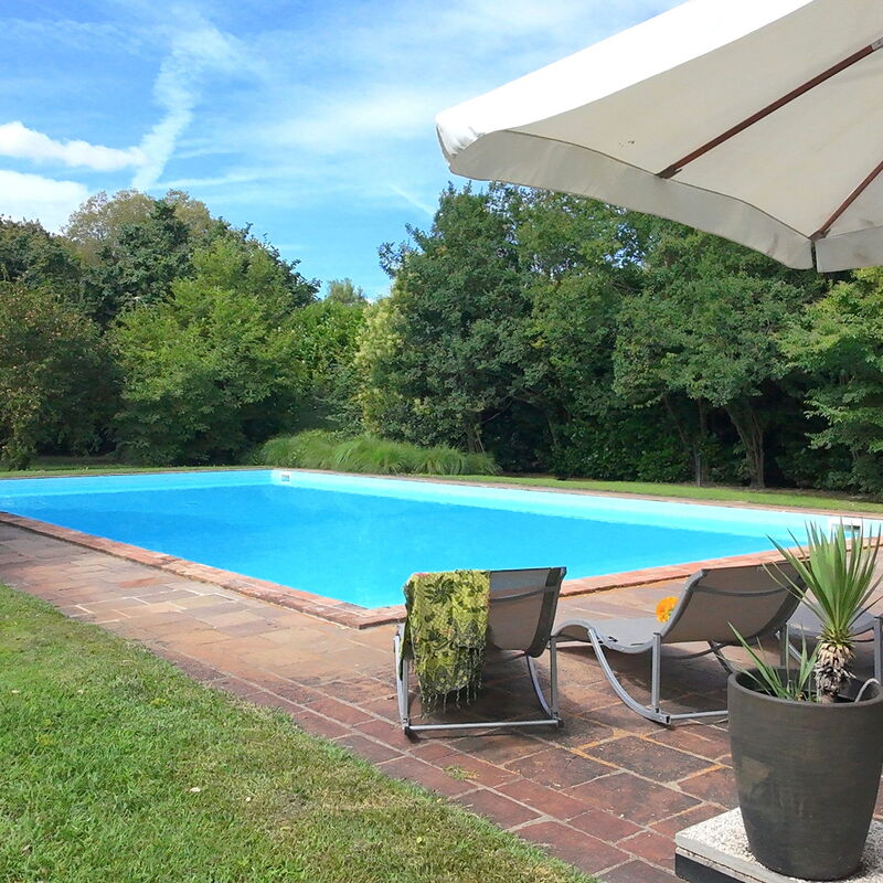 Villa Dorina: Automne, bassin, Été, Printemps