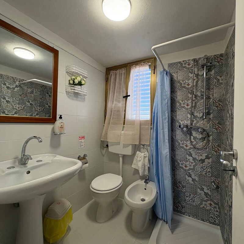 Villa Gloria: Automne, Été, Printemps, Salle de bain