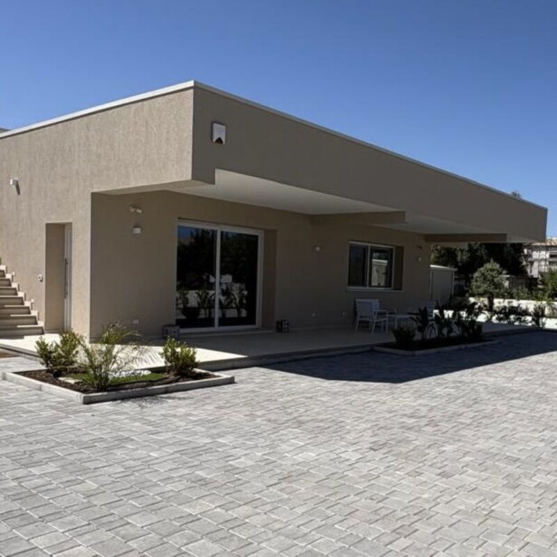 Villa Marzia - Augusta: Automne, Balcon / Terrasse / Patio, Été, Jardin, Printemps