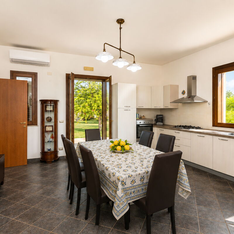 Villa Don Pino: Autumn, Living Room, Spring