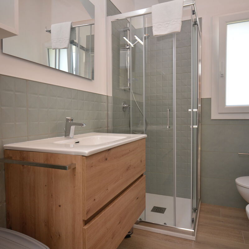Villa Blue: Autumn, Bathroom, Spring, Summer