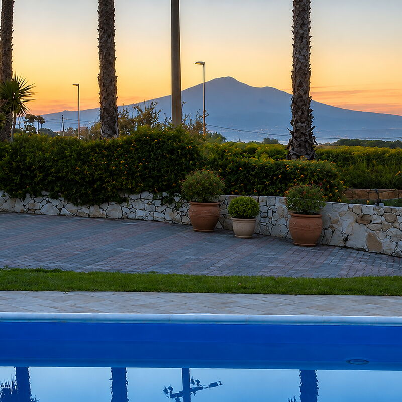 Villa Sara: Autumn, Building Exterior, Pool, Spring, Summer