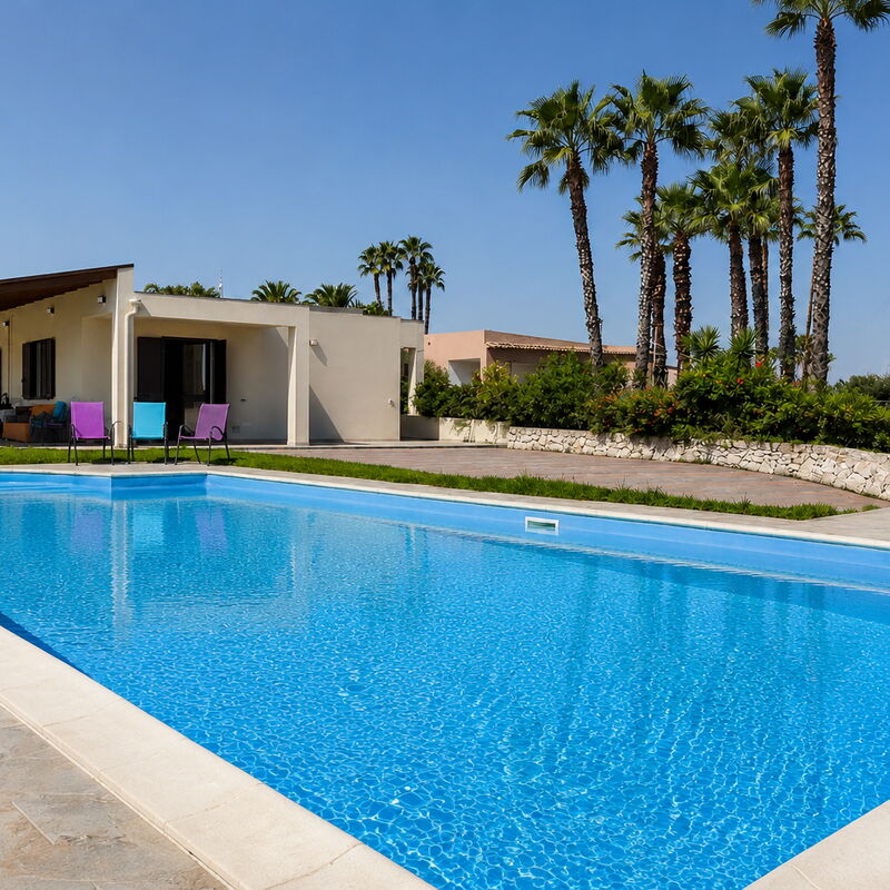 Villa Sara: Autumn, Building Exterior, Pool, Spring, Summer
