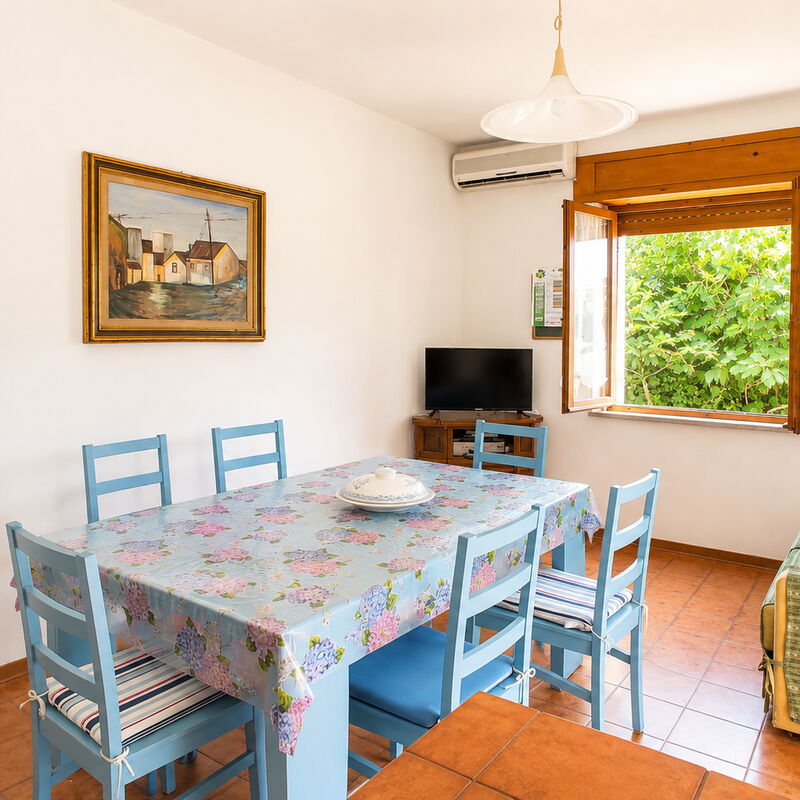 Casa Bianca, Budoni: Autunno, Estate, Primavera, Sala da pranzo