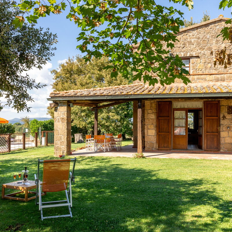 Ortale a Pitigliano with Pool: Balkon / Terrasse / Patio, Frühling, Garten, Herbst, Schwimmbad, Sommer