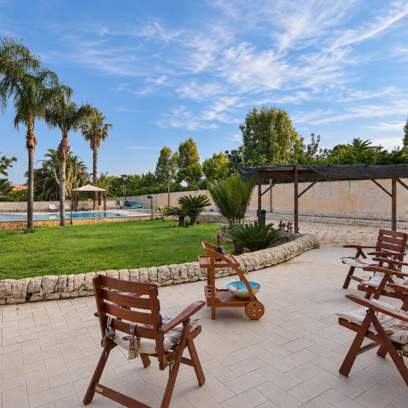 Villa le Palme, Marina di Ragusa: Automne, Balcon / Terrasse / Patio, bassin, Été, Jardin, Printemps