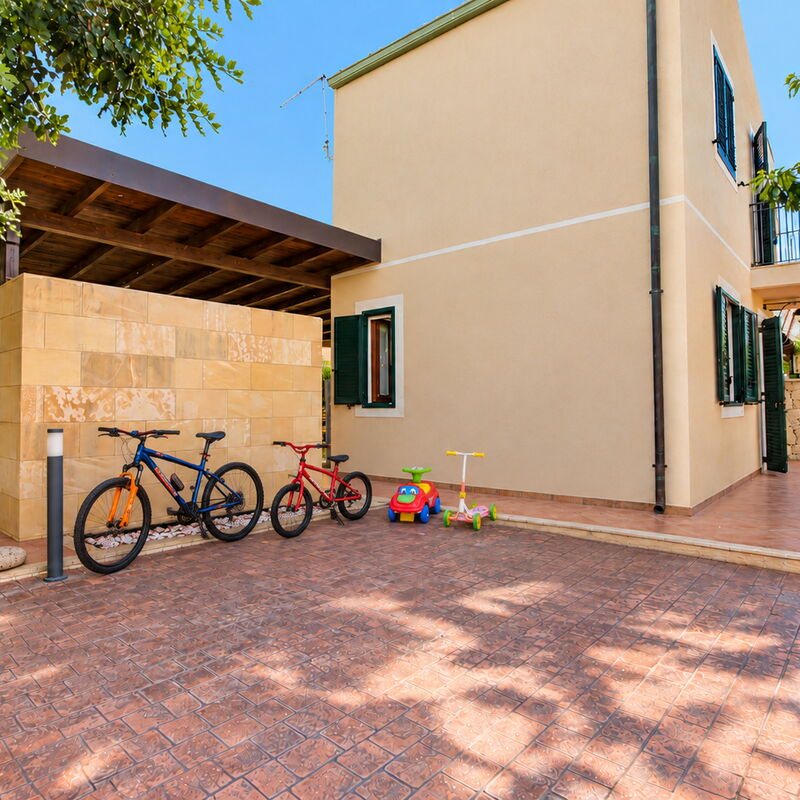 Villa Carrubo: Autumn, Balcony / Terrace / Patio, Garden, Spring, Summer