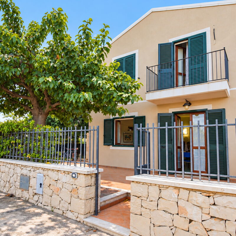 Villa Carrubo: Autumn, Balcony / Terrace / Patio, Garden, Spring, Summer