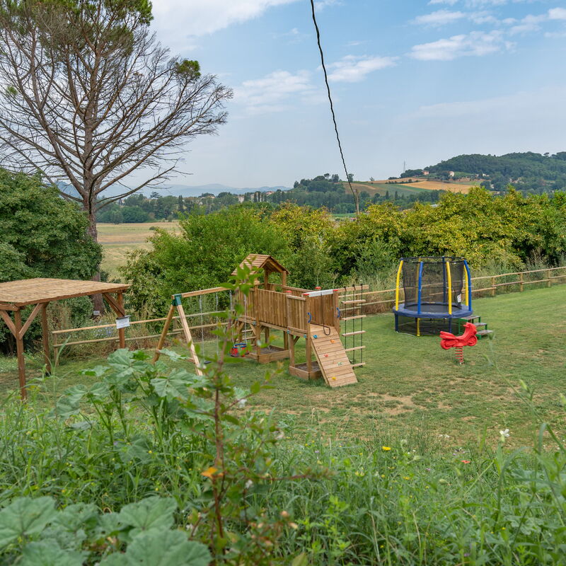 Pulciano Apartments: Autumn, Building Exterior, Spring, Summer