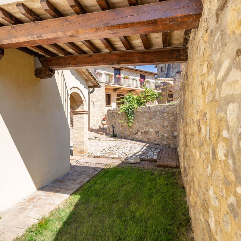 Pulciano Apartments: Autumn, Building Exterior, Spring, Summer