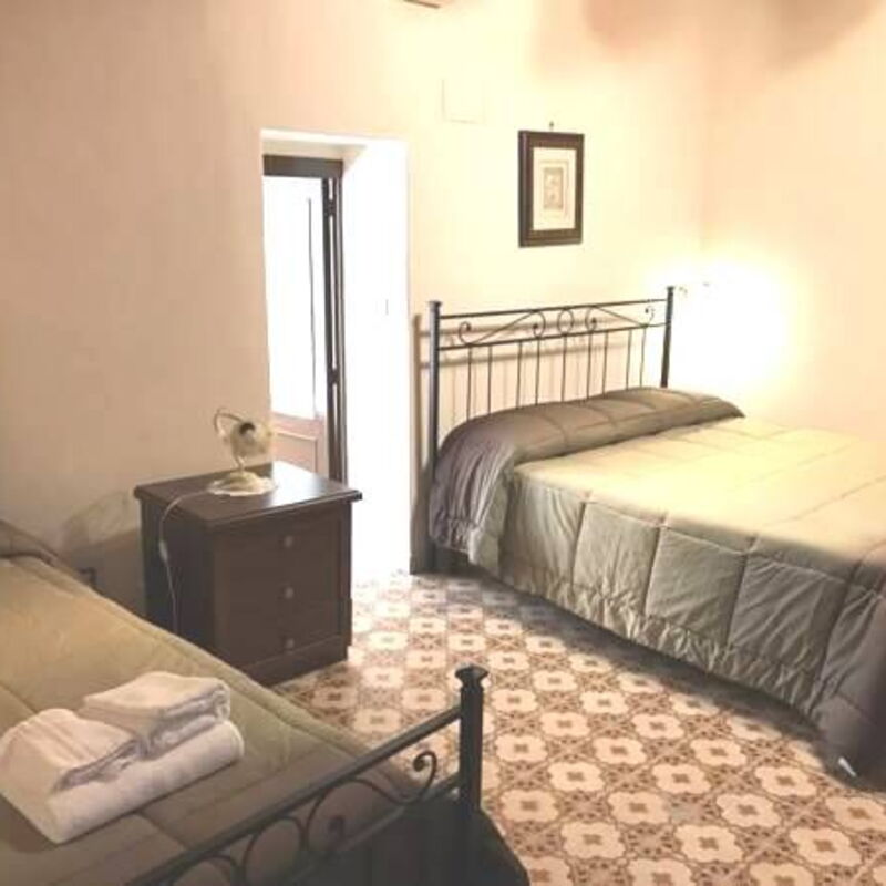 Villa Dei Saponi: villa-dei-saponi-trecastagni-catania-villa-bedroom