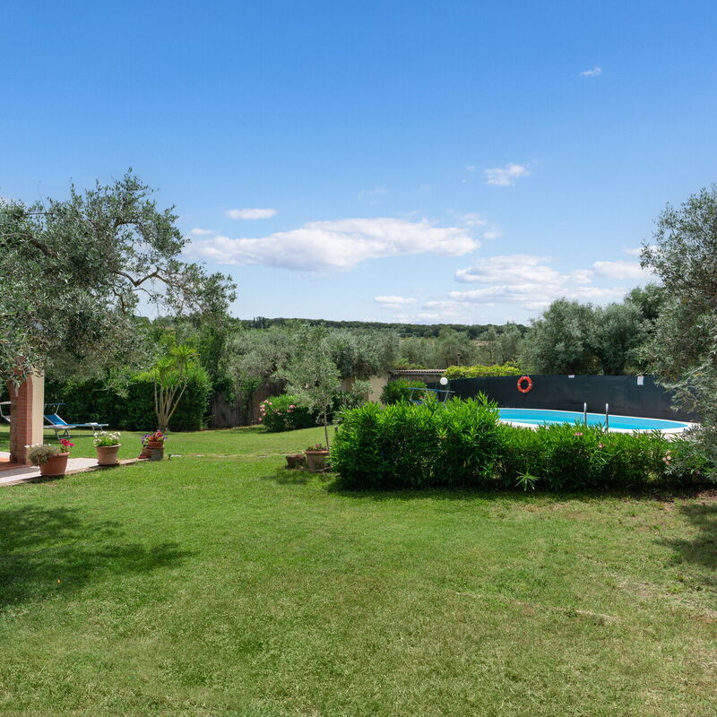 Villa Le Vigne: Building Exterior, Garden, Pool, Summer