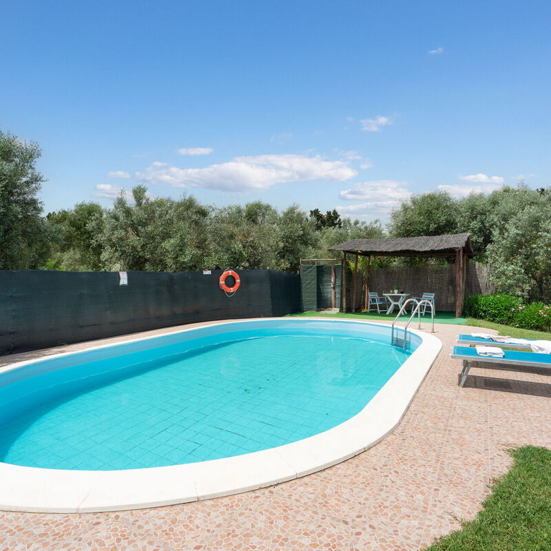 Villa Le Vigne: Building Exterior, Pool, Summer