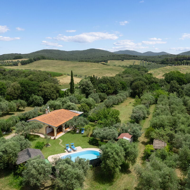 Villa Le Vigne: Building Exterior, Garden, Outdoor, Pool, Scenic View, Summer