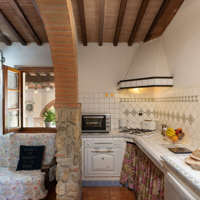 Villa Le Vigne: Kitchen, Summer