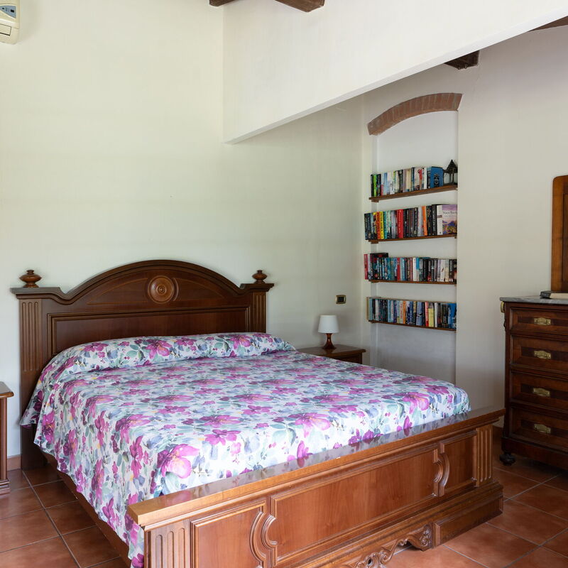 Villa Le Vigne: Bedroom, Summer