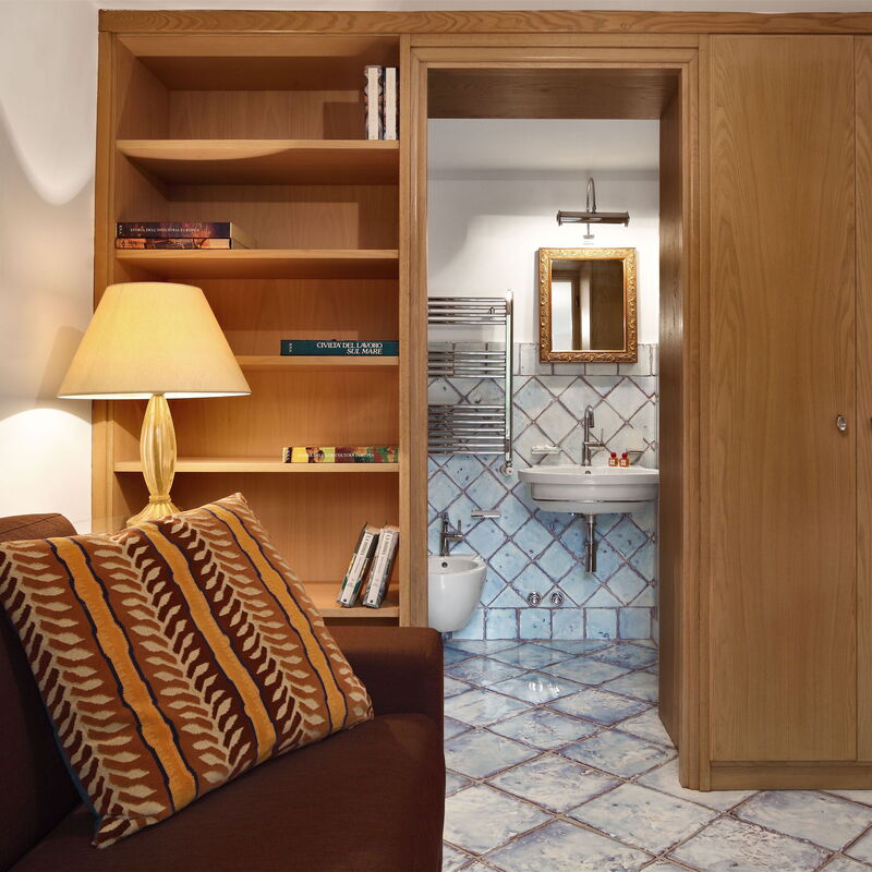 Stony Villa Volcano View: stony-villa-volcano-view-sant-agata-sui-due-golfi-villa-bathroom