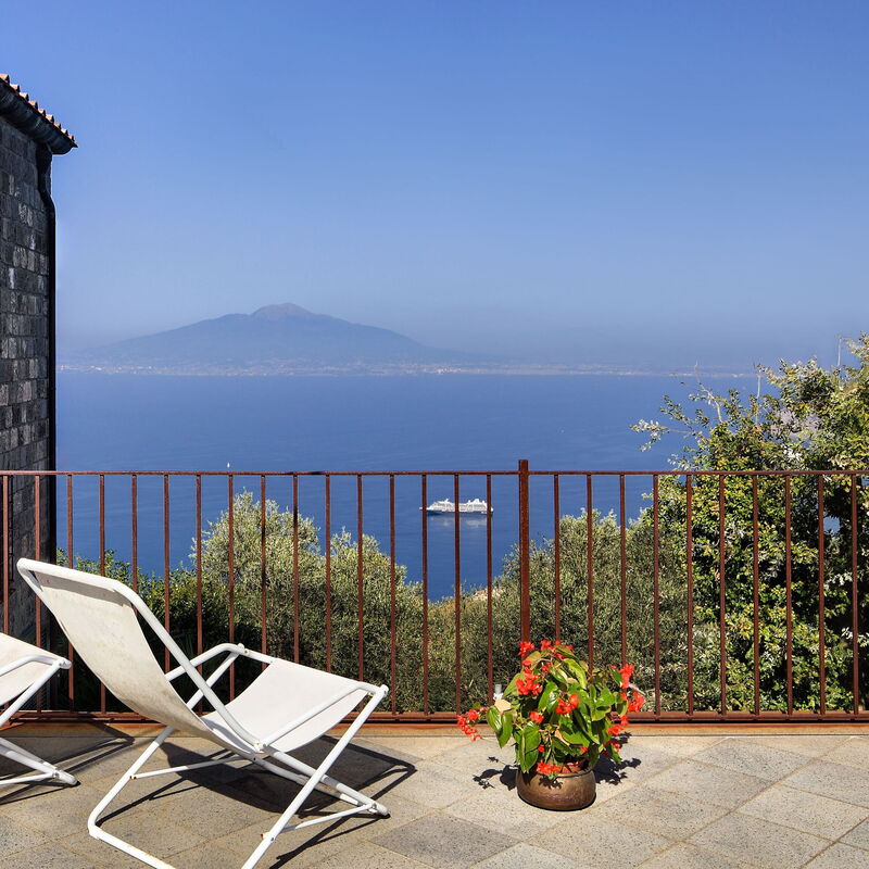 Stony Villa Volcano View: stony-villa-volcano-view-sant-agata-sui-due-golfi-villa-terrace